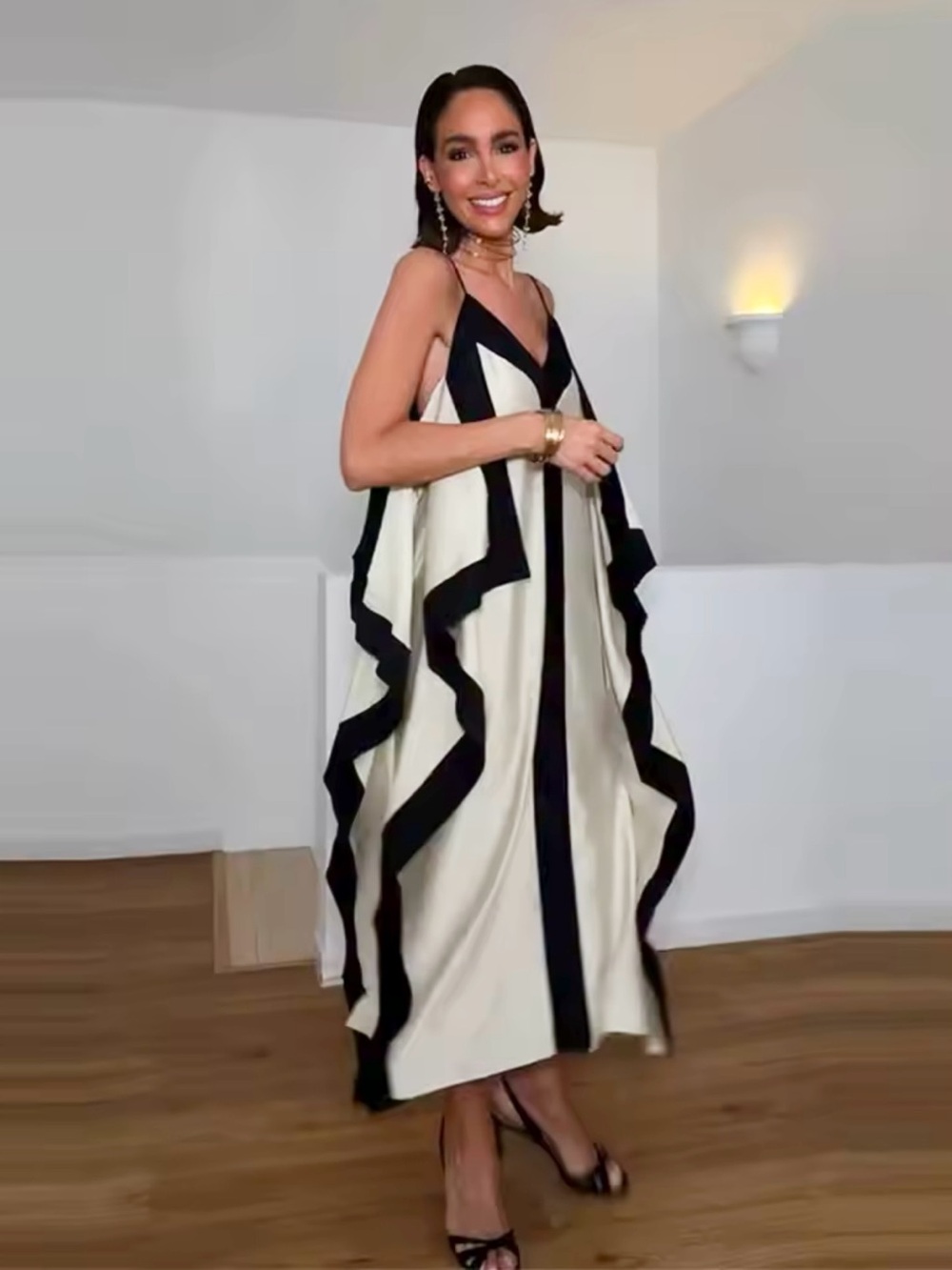 New H&M Flowing V-Neck Spaghetti Strap Maxi Dress - Picture 6 of 12